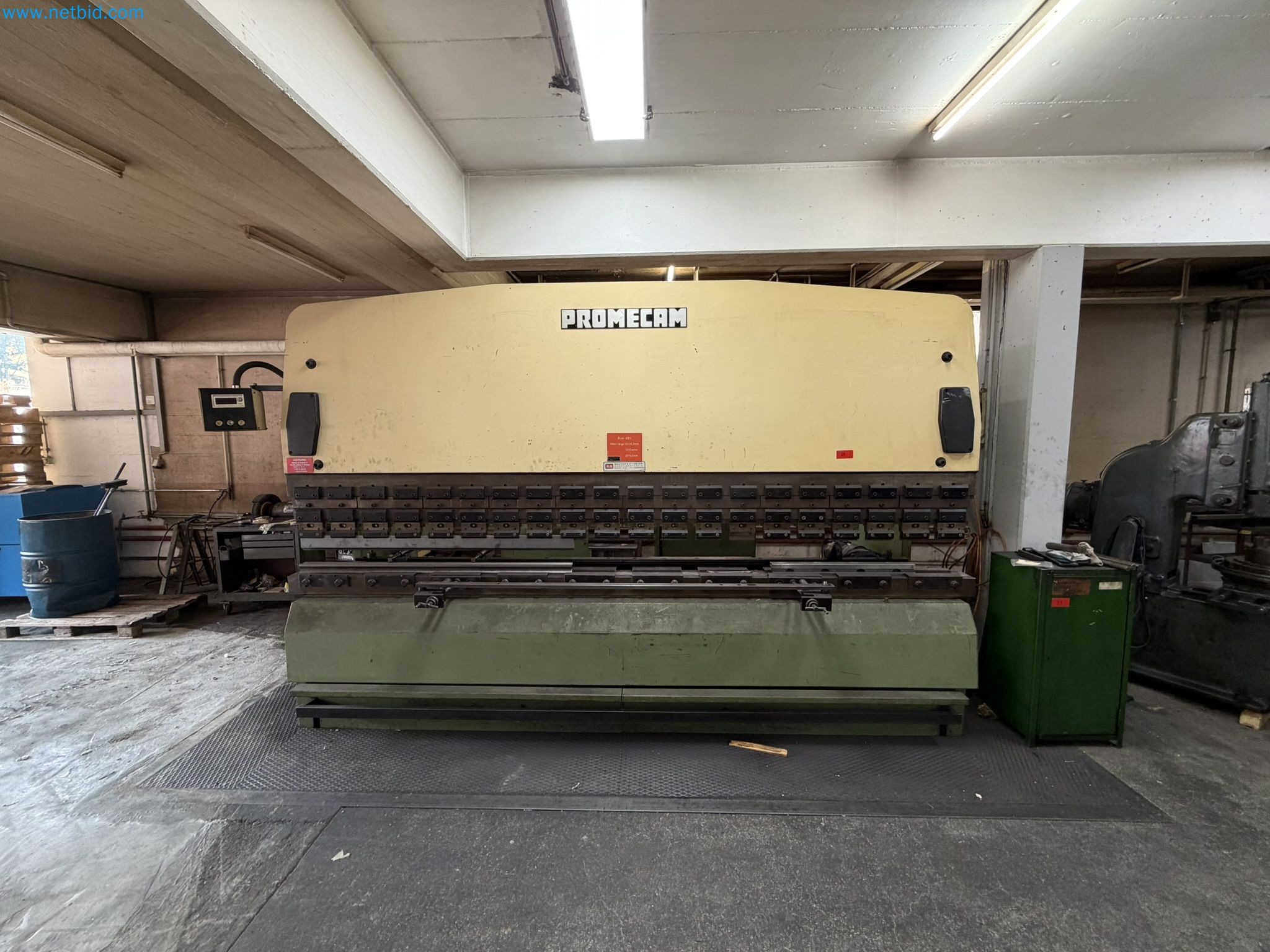 Abkanntpresse Promecam RG-204